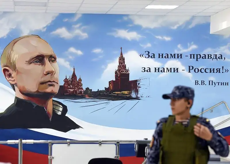 Избирательный участок в школе № 5 в Донецке во время голосования в органы местного самоуправления оккупированной части Донецкой области 8 сентября 2023. Фото: Таисия Воронцова/Коммерсантъ