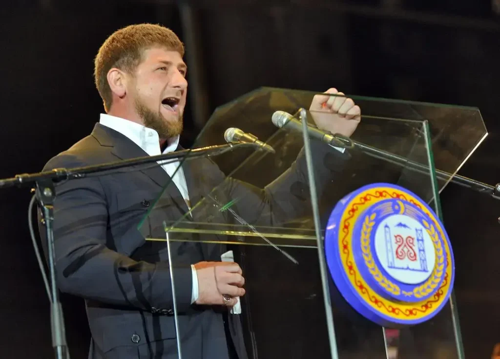 Глава Чеченской Республики Рамзан Кадыров во время выступления на церемонии открытия высотного делового комплекса «Грозный-Сити», посвященного празднованию Дня города в октябре 2011 года. Фото: Глеб Щелкунов/Коммерсантъ.