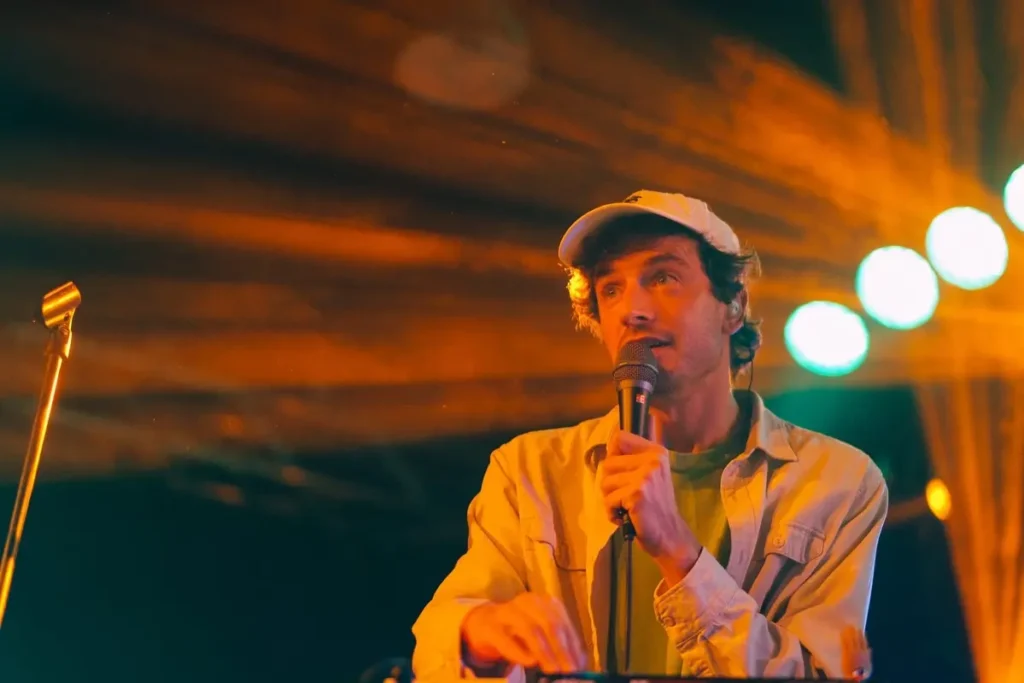 Кирилл Иванов во время выступления на концерте СПБЧ. Фото: Костя Кондрухов.