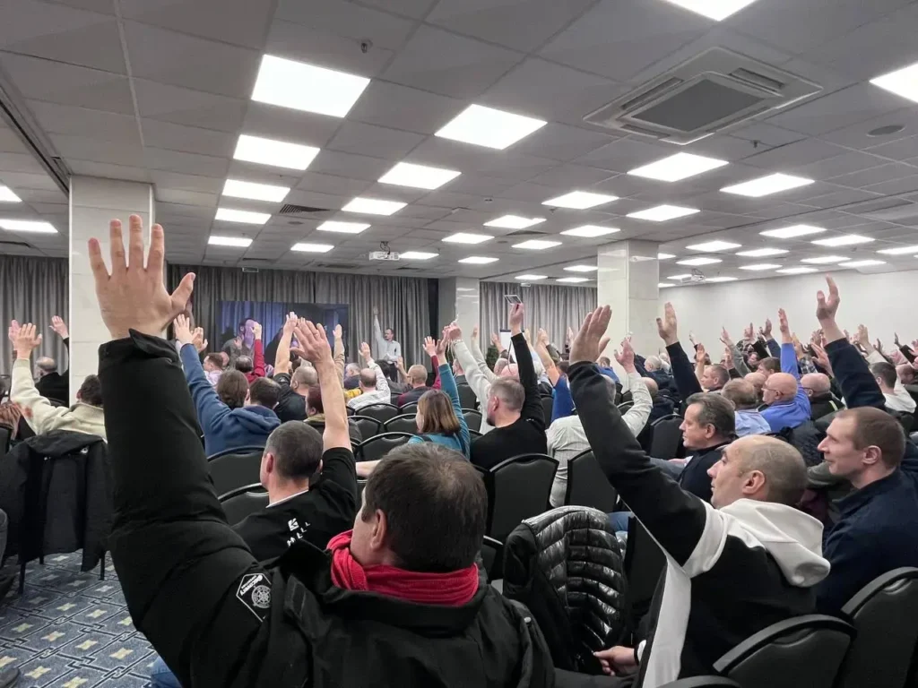 Участники инициативной группы в гостинице «Измайлово», Москва. Фото: Редакция «Верстки».