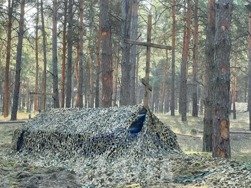 Один из первых четырех блиндажных храмов на Херсонском направлении. Источник: паблик ВКонтакте «Моя Калуга», опубликовано 23 сентября 2023 года.