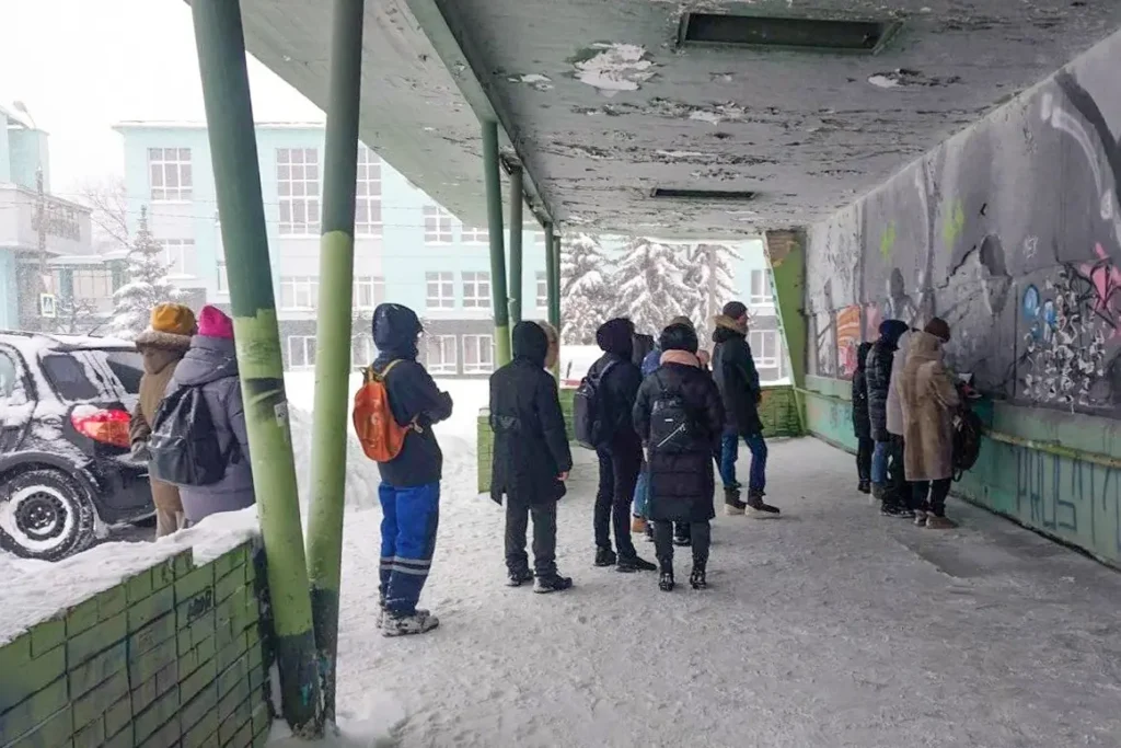 Сбор подписей за Бориса Надеждина на улице в Ижевске. Фото: сообщество в VK «Сбор подписей Надеждин Ижевск Удмуртия».