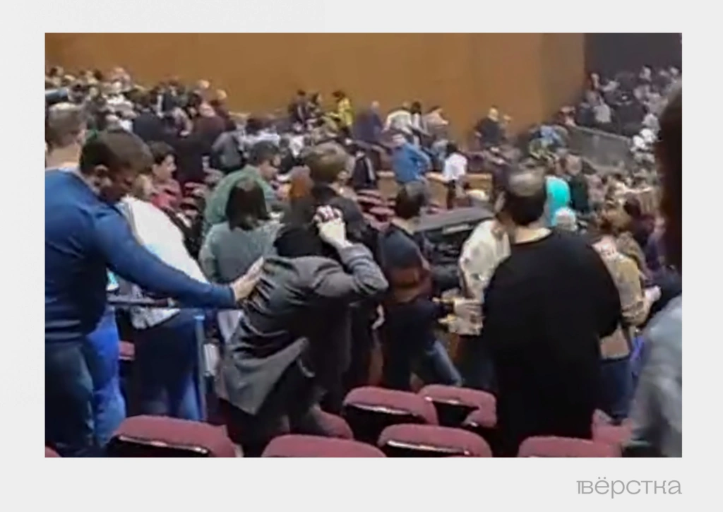 Скриншот видео очевидцев из Крокус Сити Молла.