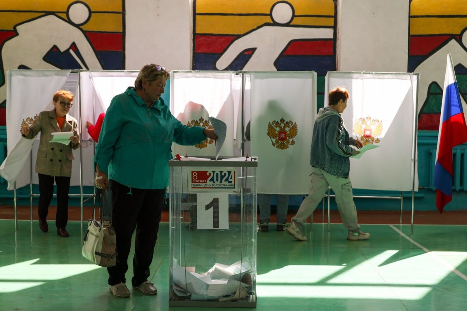 Избирательный участок в&nbsp;деревне Шебалино в&nbsp;Единый день голосования 2024 года