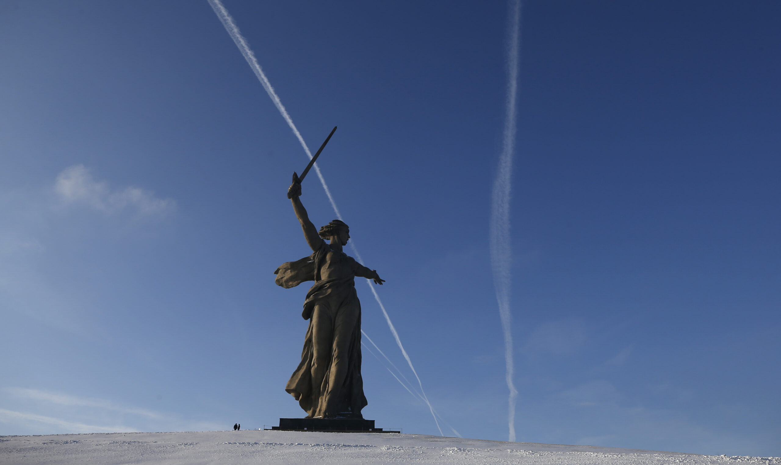 Против жительницы Орла возбудили уголовное дело из-за треш-стрима с памятником Родина-мать