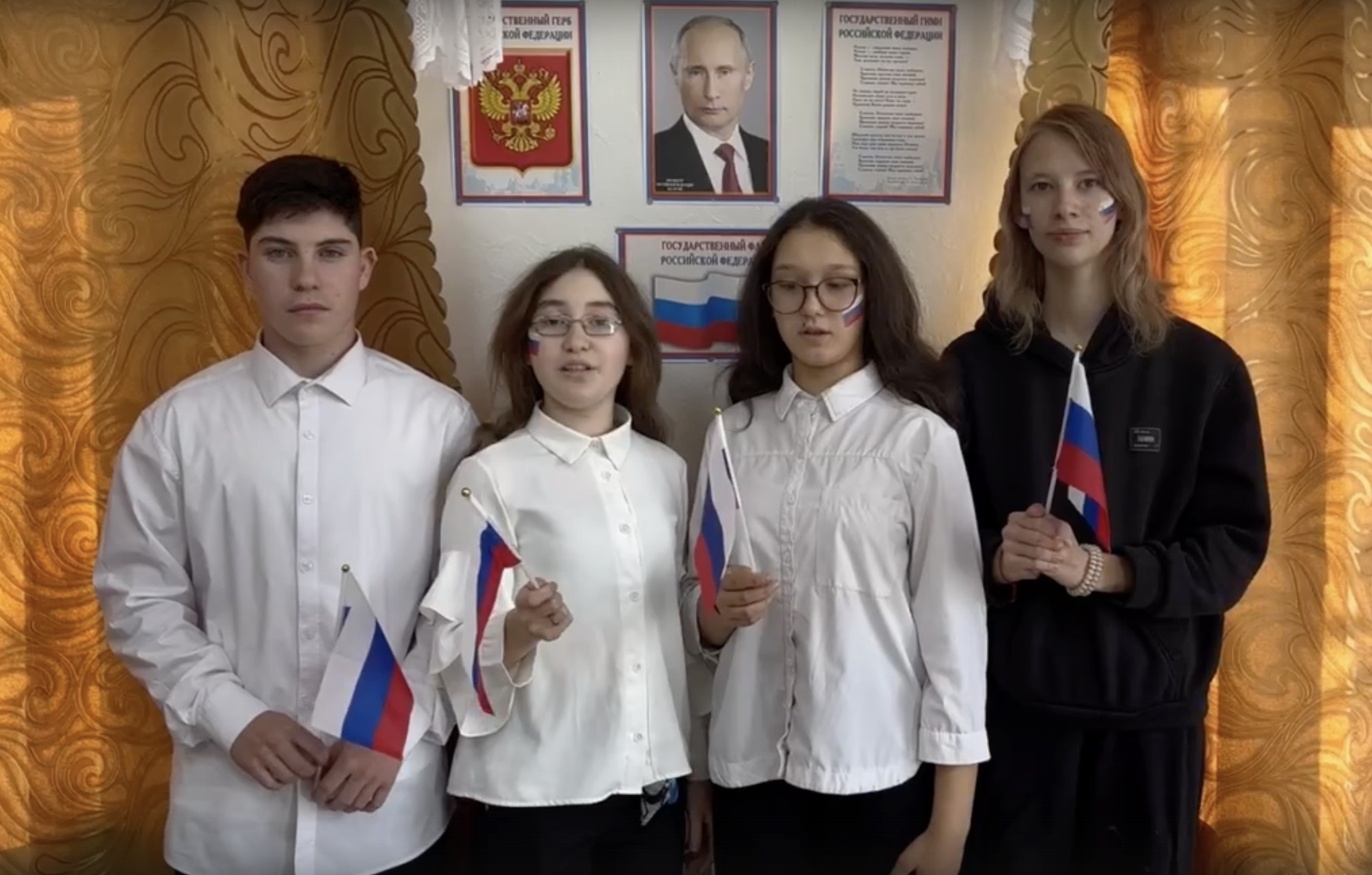 День рождения Путина: дети желают «мирного неба» и «денег»