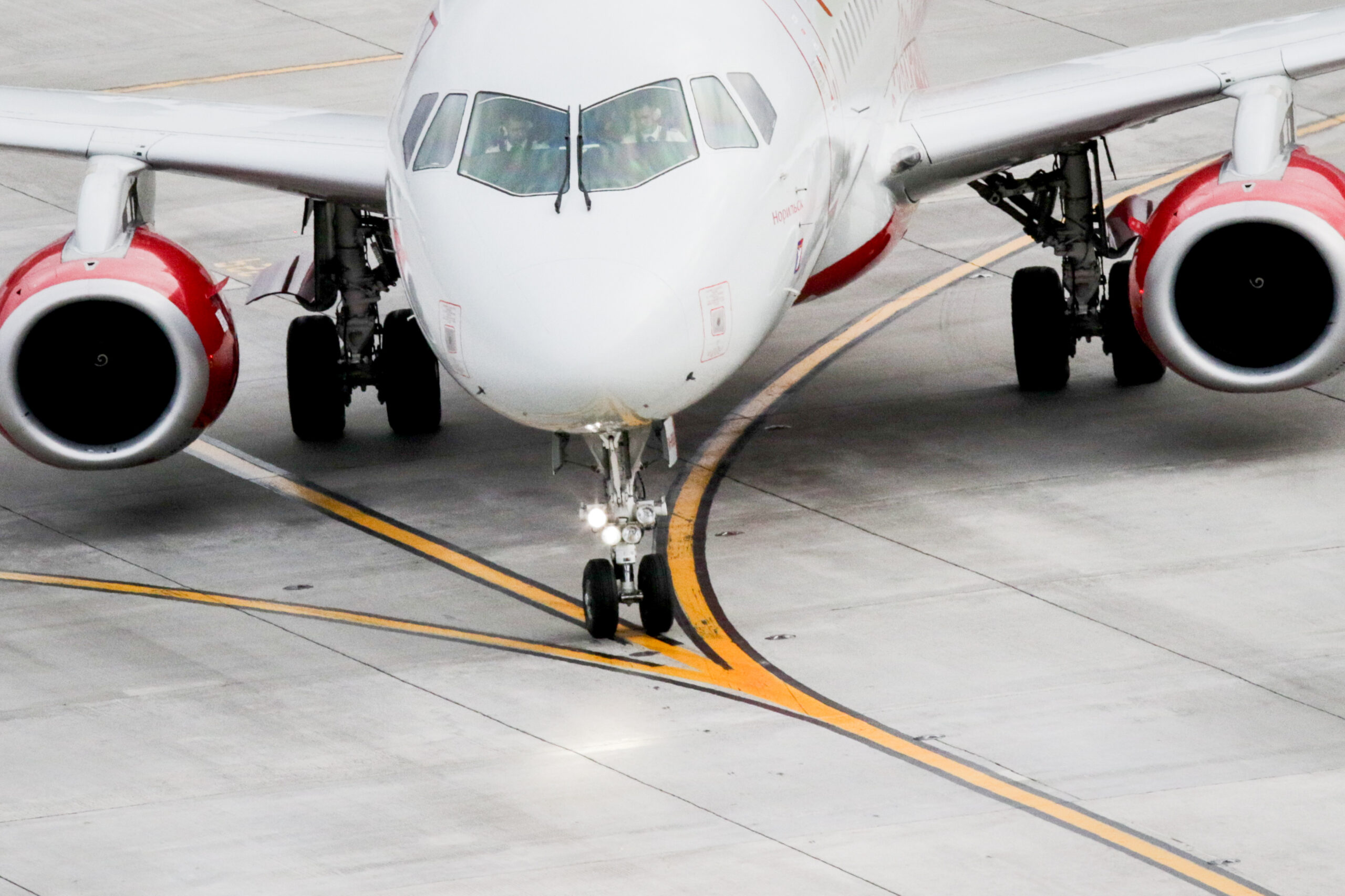 За один день с Sukhoi Superjet-100 произошло минимум два инцидента: в Анталии и в Красноярске