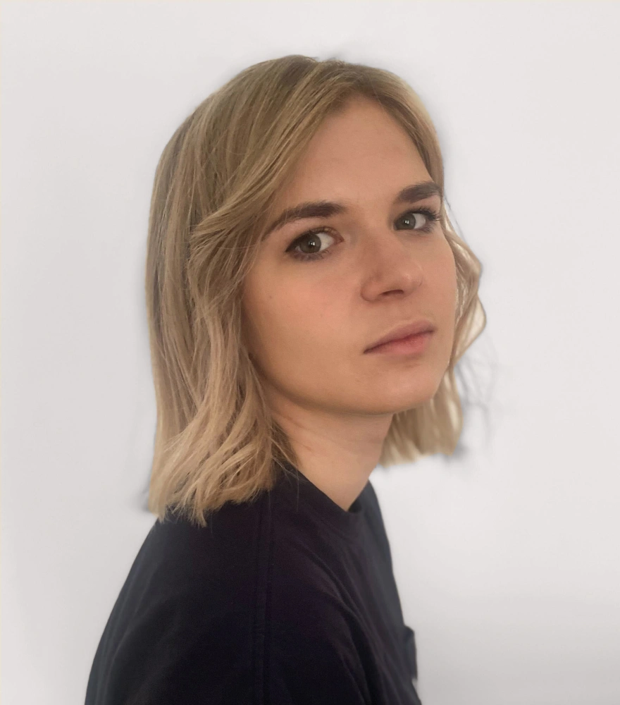 Юля Балахонова