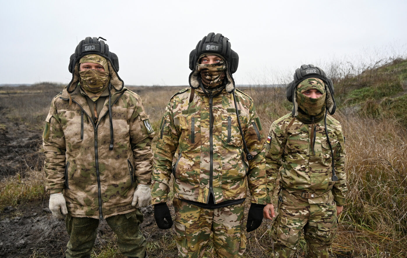 Российские контрактники во время военных учений на юге Краснодарского края