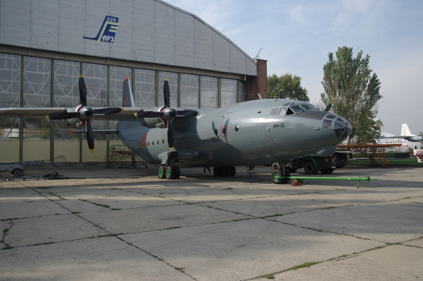 Украина атаковала авиаремонтный завод «325 АРЗ» в Таганроге. 27 многоквартирных домов остались без теплоснабжения