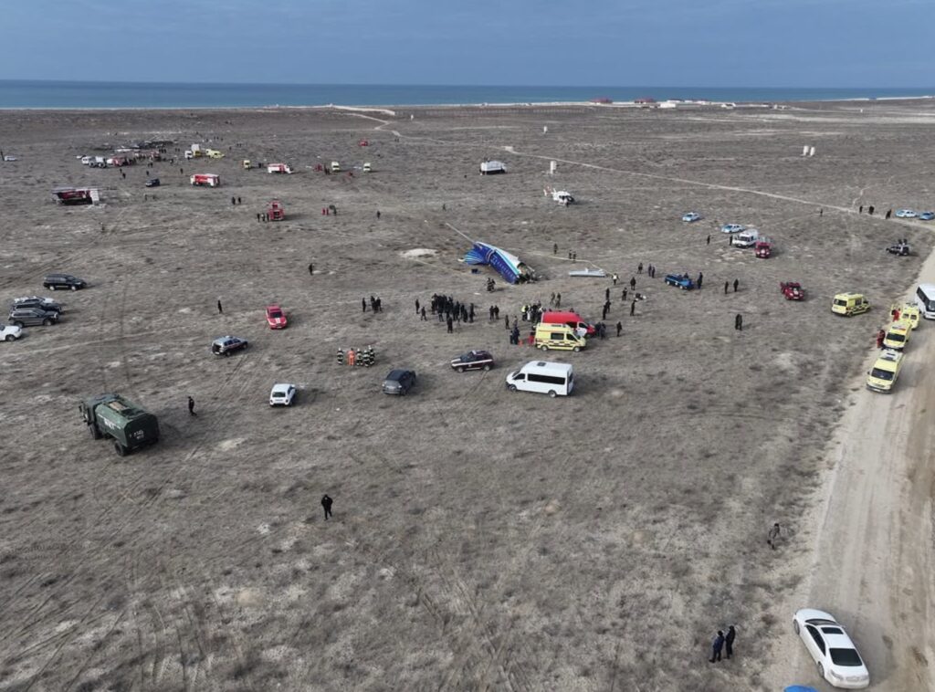 Embraer 190 Azerbaijan Airlines, выполнявший рейс Баку – Грозный, разбился под Актау в Казахстане