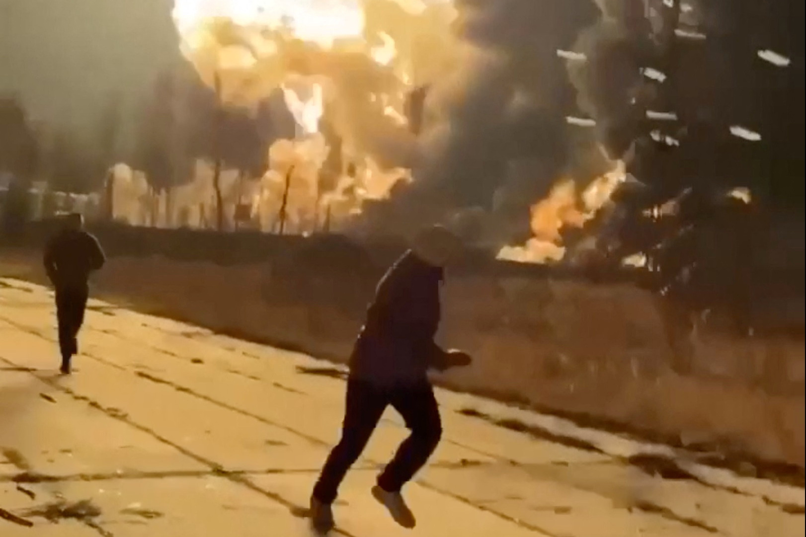 Массовый налёт БПЛА: пожары на Рязанском НПЗ и заводе военной микроэлектроники «Кремний ЭЛ»