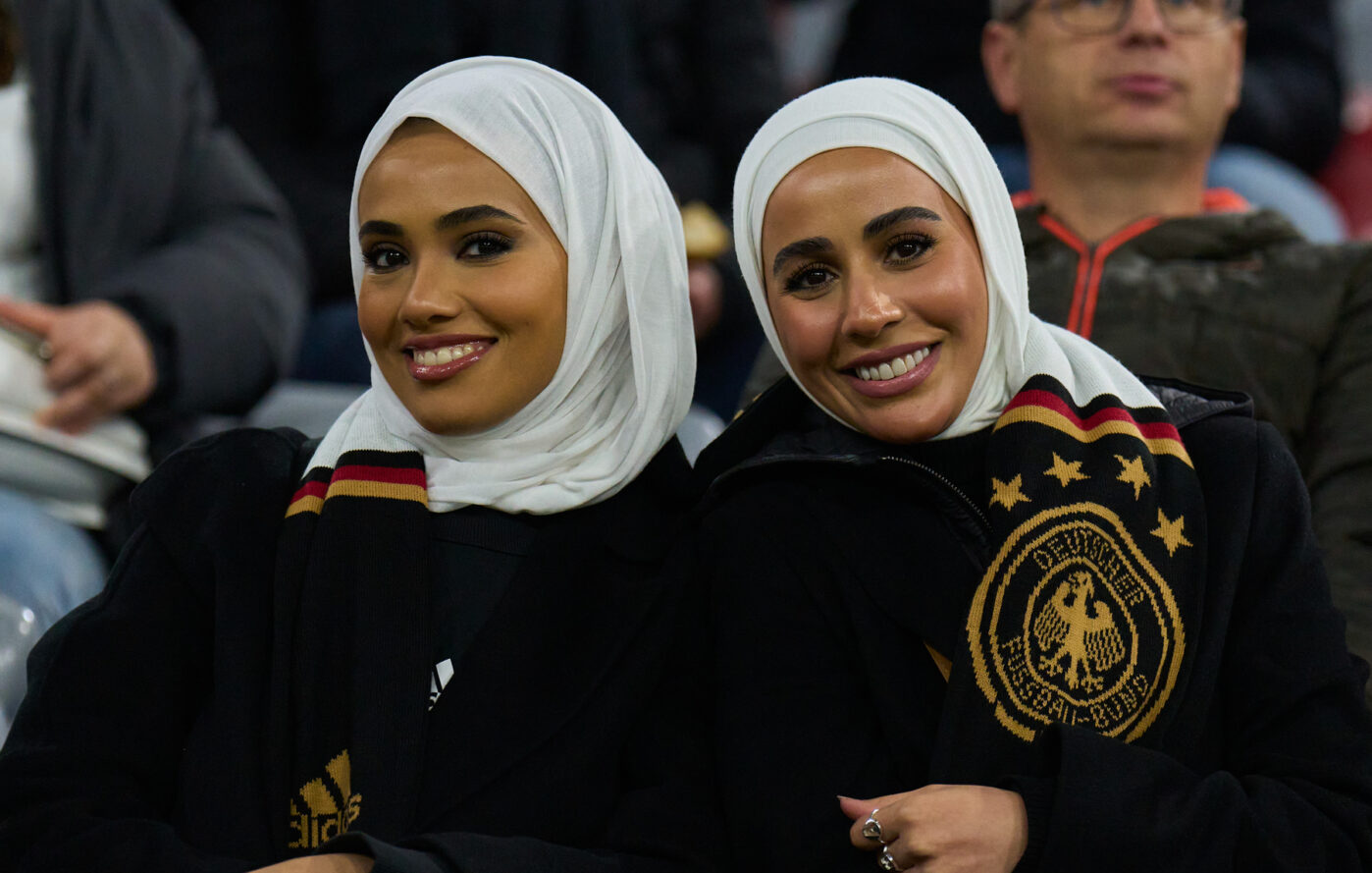 Женщины в&nbsp;хиджабе