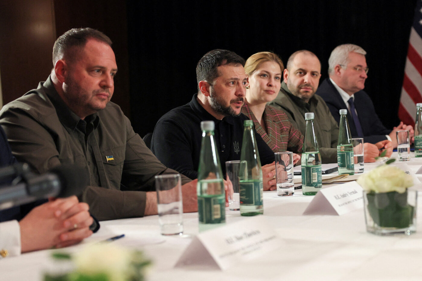 Президент Украины Владимир Зеленский во&nbsp;время двусторонней встречи с&nbsp;вице-президентом США Джей Ди&nbsp;Вэнсом в&nbsp;рамках Мюнхенской конференции по&nbsp;безопасности в&nbsp;Мюнхене