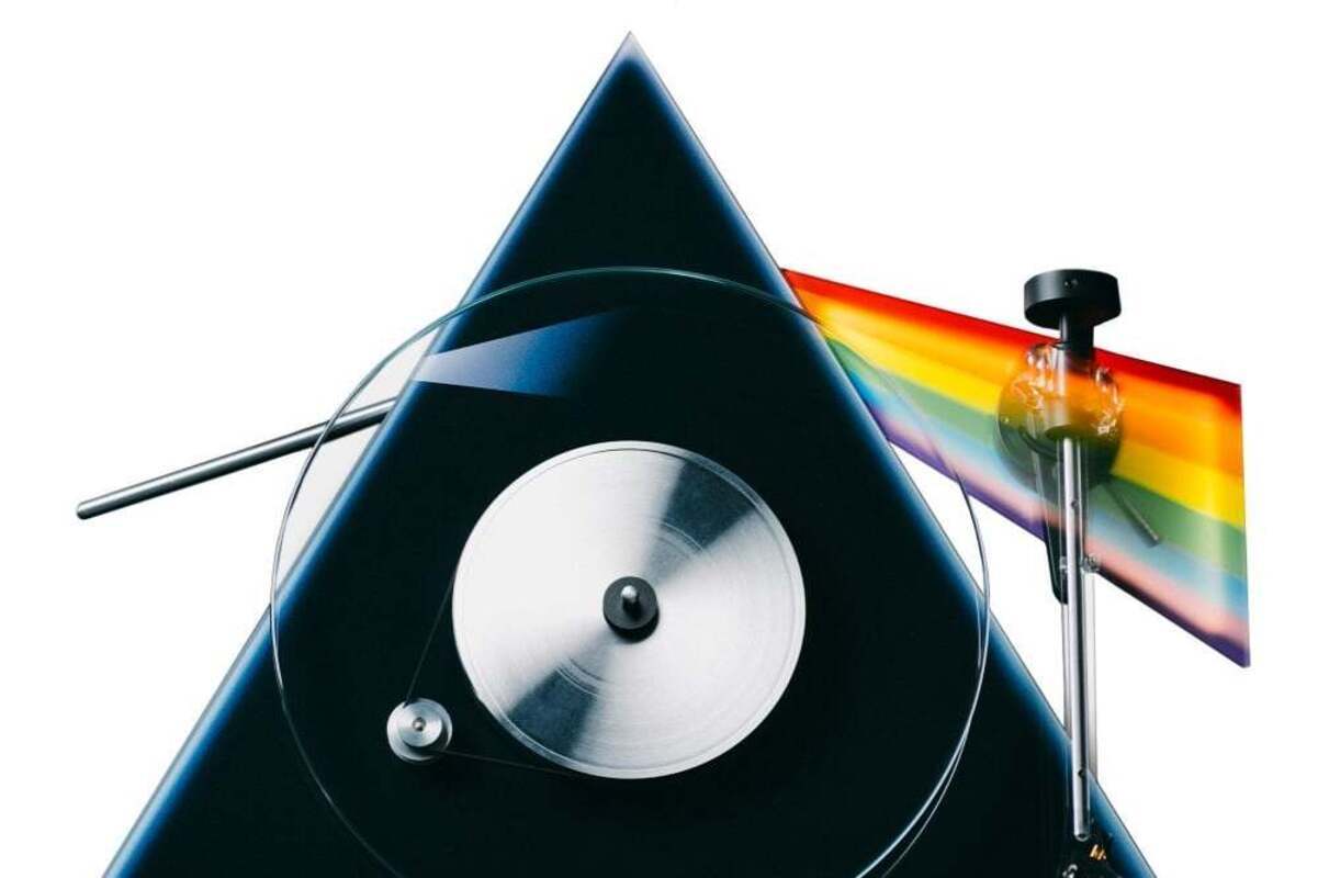 Ozon обозначил пластинки The Dark Side of the Moon группы Pink Floyd как "товар для взрослых"