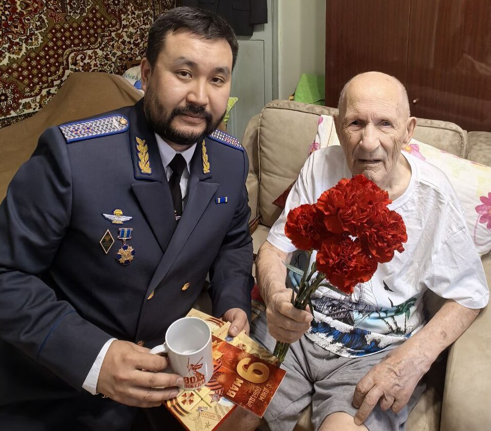 Ветеранам ВОВ к 80-летию Победы чиновники подарят сертификаты на 3 тысячи рублей, пакетированный чай и пледы