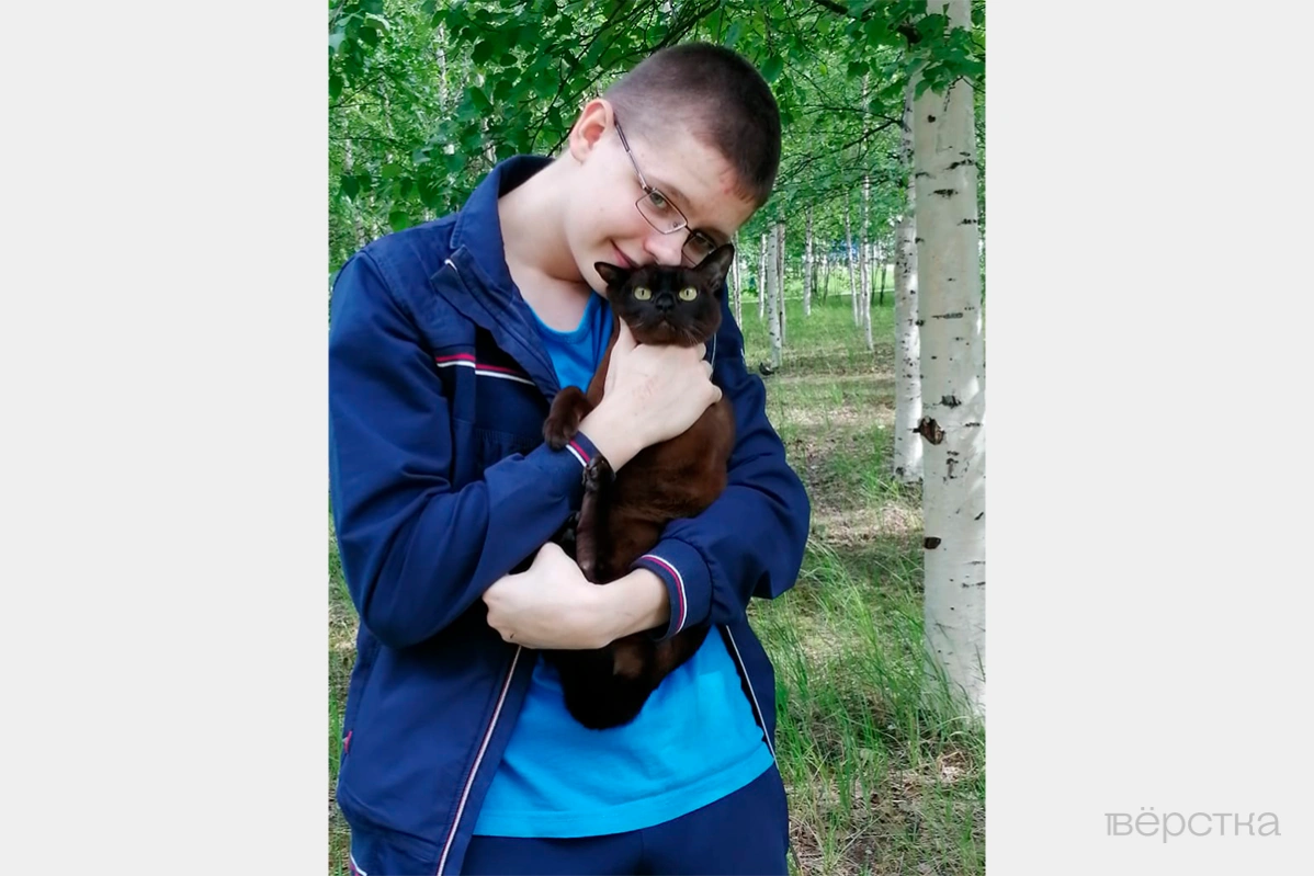 Илья Курбатов с&nbsp;котенком