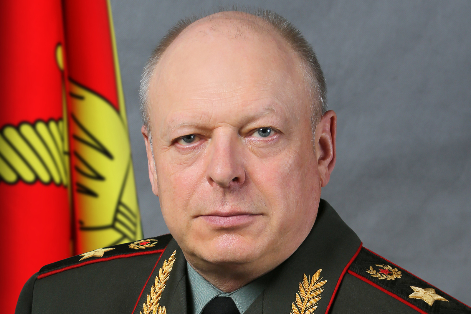 Путин уволил главкома сухопутных войск Олега Салюкова и назначил его заместителем Шойгу в Совбезе