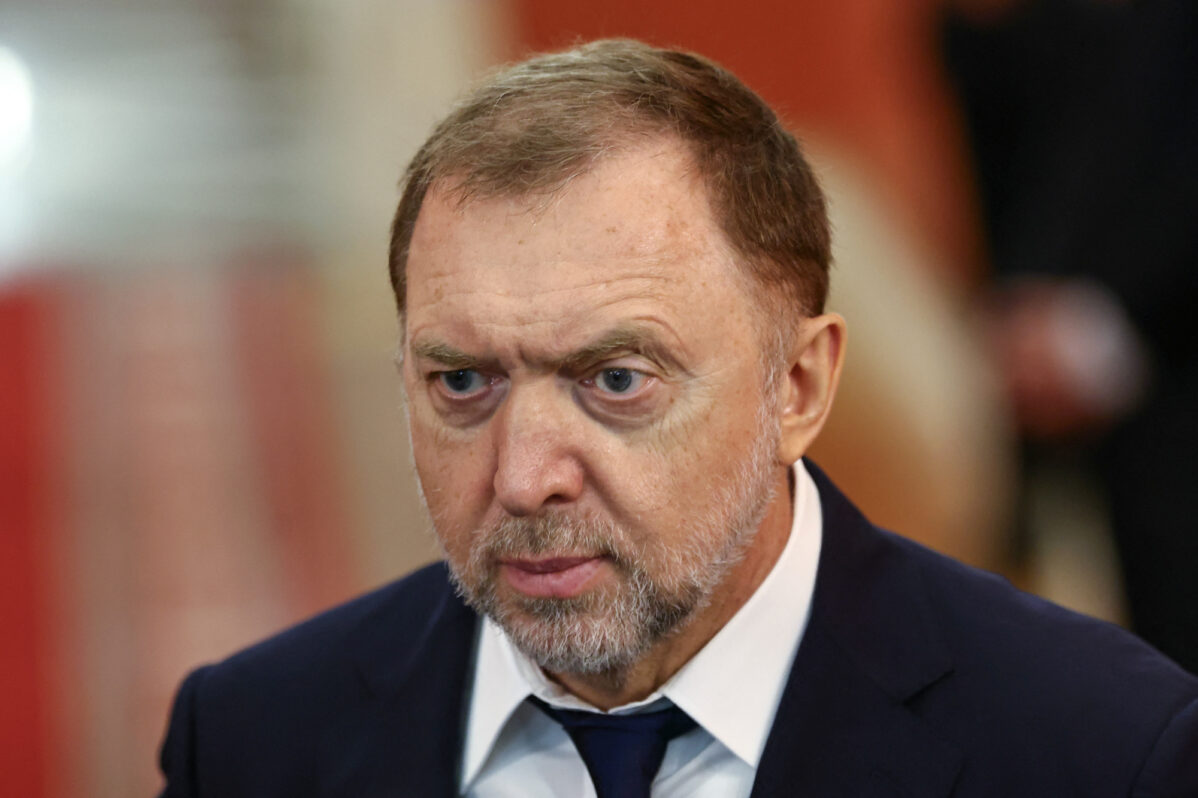 В РФ несколько лет существовала крупная сеть, поставлявшая миллиардерам девствениц и несовершеннолетних: платили сотни тысяч за каждое свидание