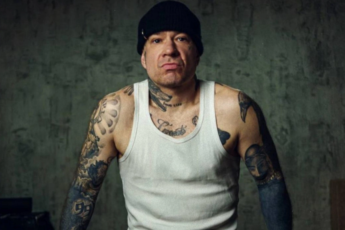 Куйбышевский районный суд Омска запретил страницу сайта Genius с текстом песни рэпера Schokk (Дмитрий Гинтер)