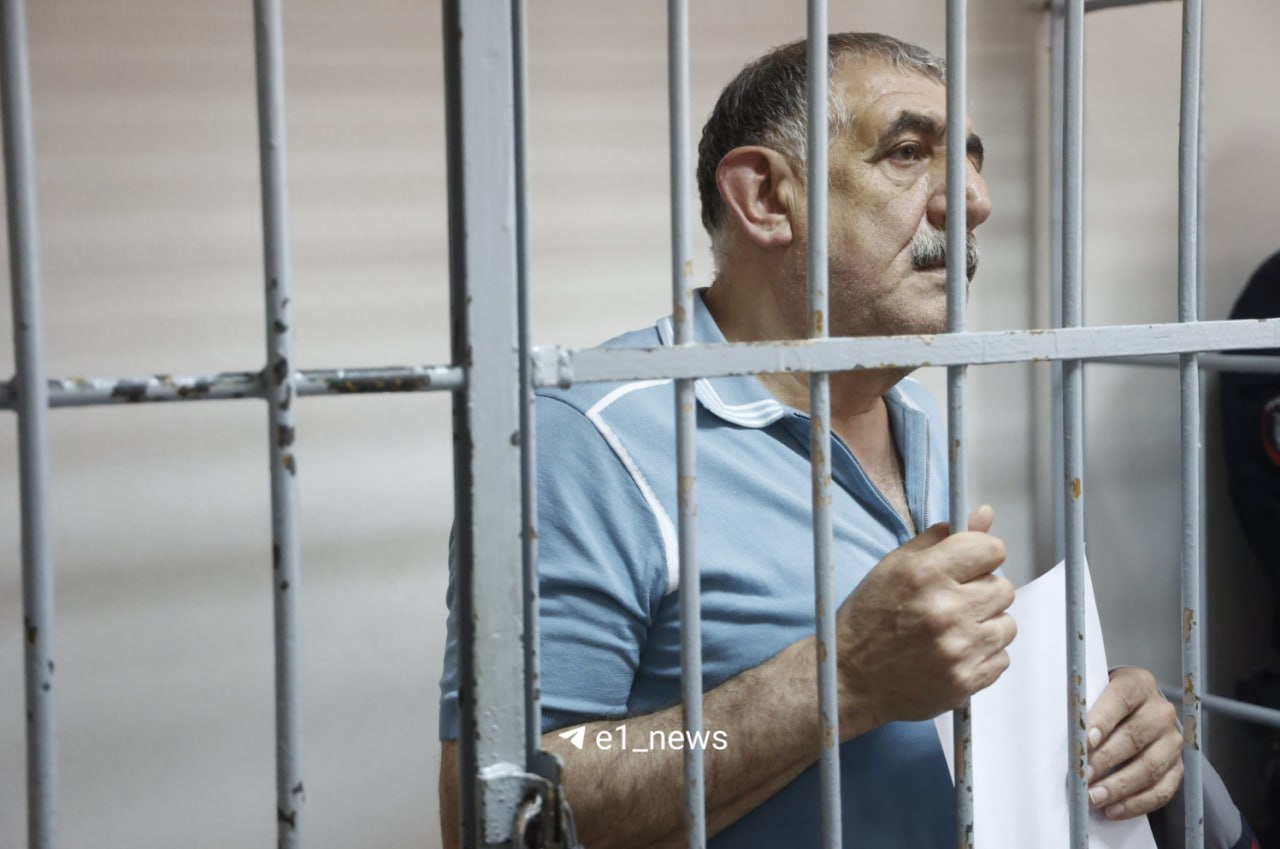 В Екатеринбурге в ходе рейда силовиков умерли двое азербайджанцев