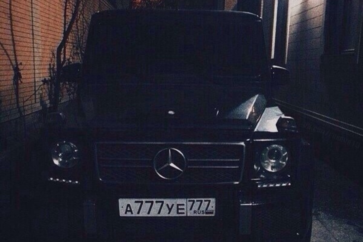 Москвича оштрафовали за фото «Гелендвагена» с номером А777УЕ
