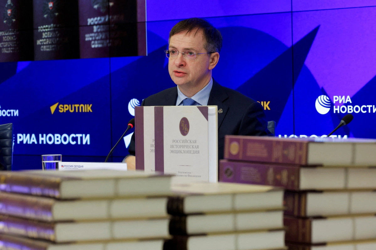 Расследователи ФБК нашли у семьи Владимира Мединского 57 объектов недвижимости