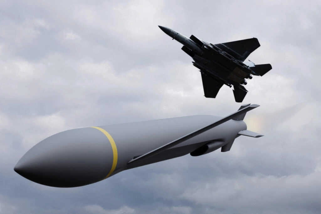 США поставят Украине несколько более 3 тысяч новейших ракет ERAM. Эти ракеты специально создают для войны в Украине