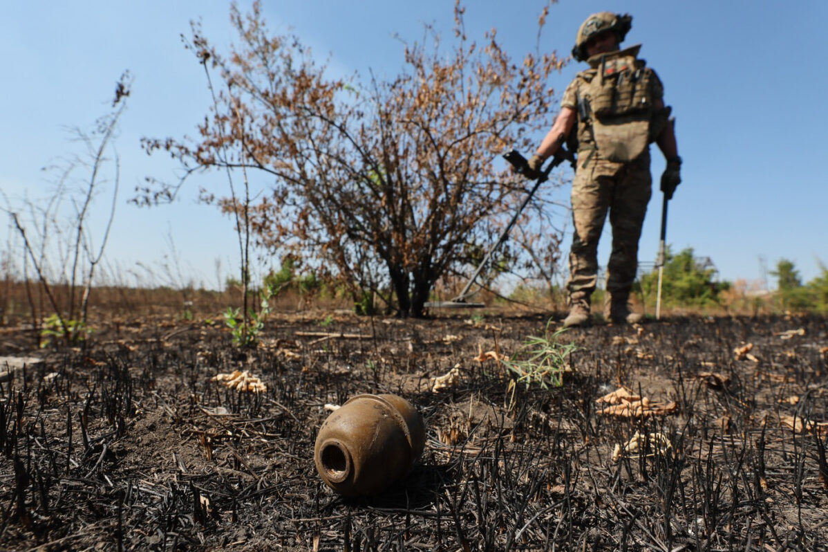 Российские военные массово вывозят оружие из&nbsp;зоны «СВО»&nbsp;— пистолеты, автоматы, боеприпасы и&nbsp;даже гранатометы
