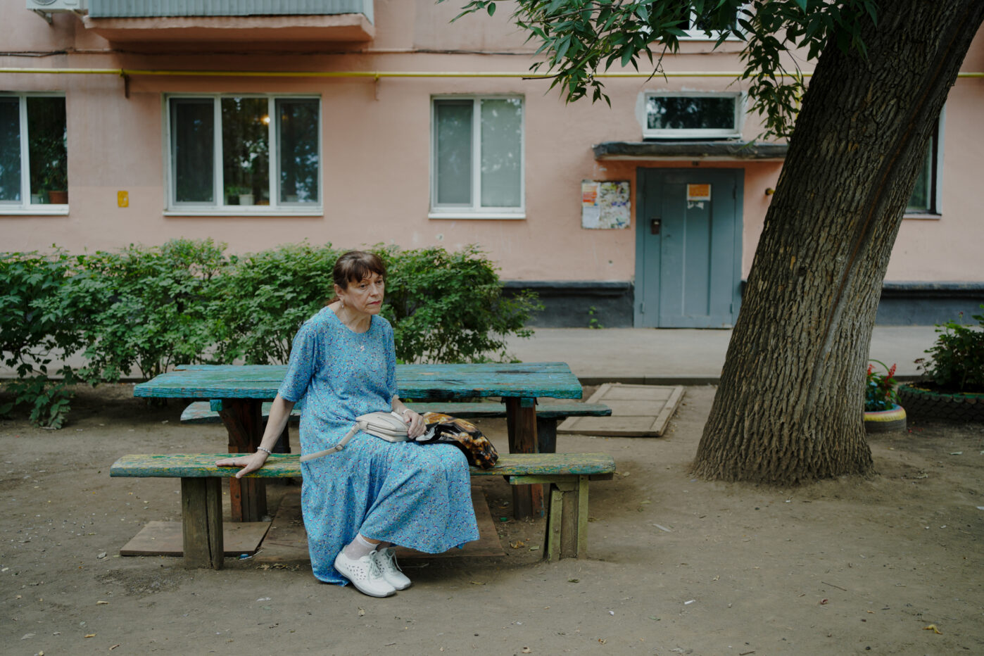 В&nbsp;Оренбурге 70-летняя женщина ухаживает за&nbsp;двумя детьми с&nbsp;инвалидностью и&nbsp;уже пять лет фактически заперта дома. Помощи от&nbsp;социальных служб особо нет