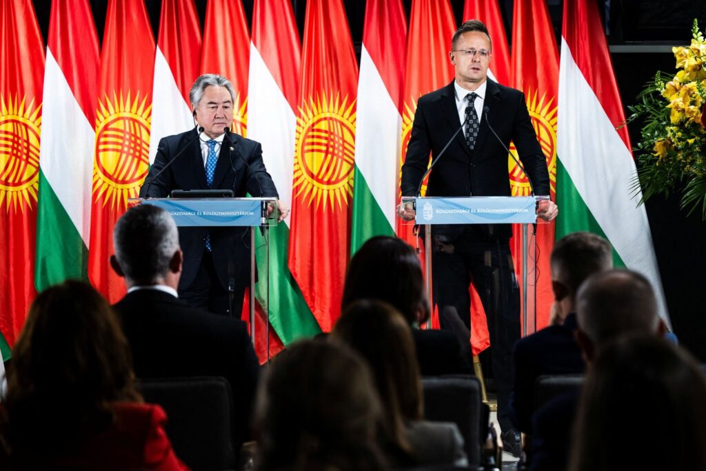 Министр иностранных дел Венгрии Питер Сиярто во время пресс-конференции в Будапеште 17 октября 2025 года