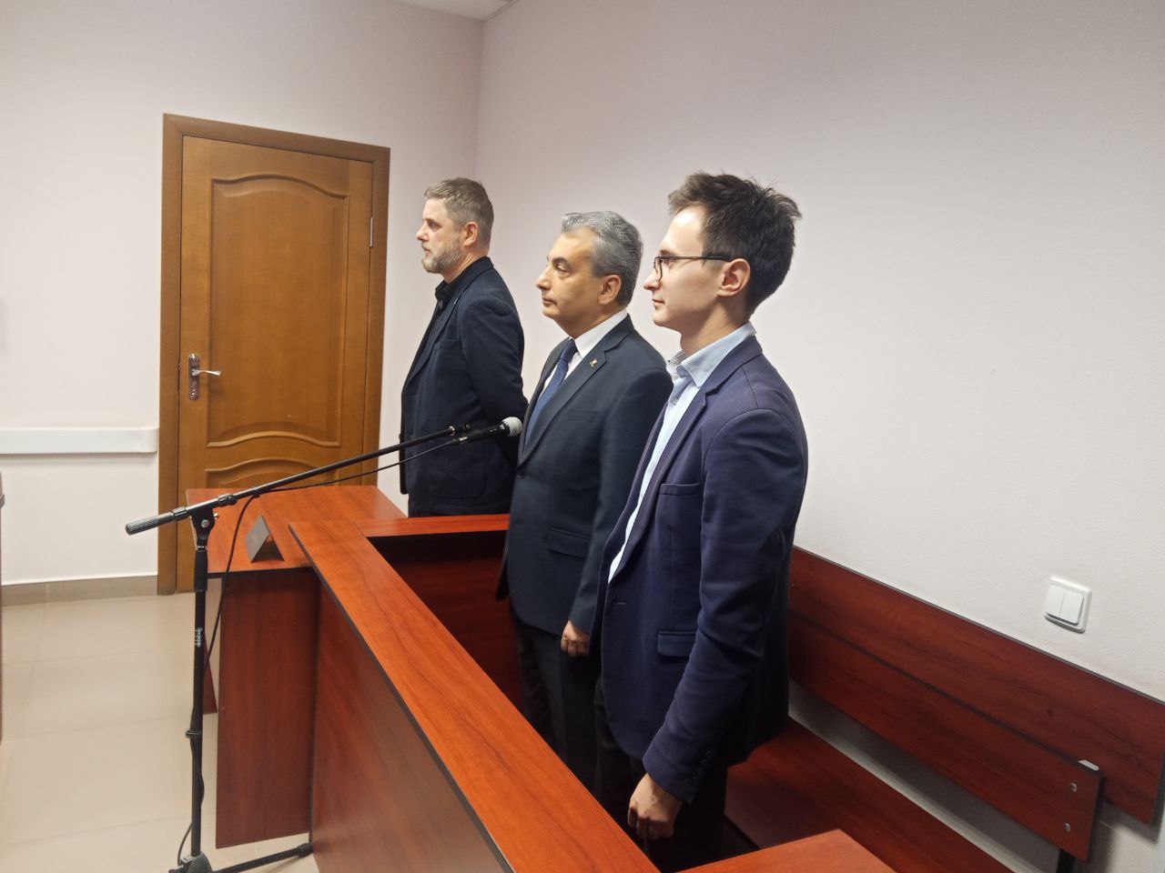 Суд в Пскове приговорил политика Льва Шлосберга к 420 часам обязательных работ по делу о неисполнении обязанностей «иноагента»