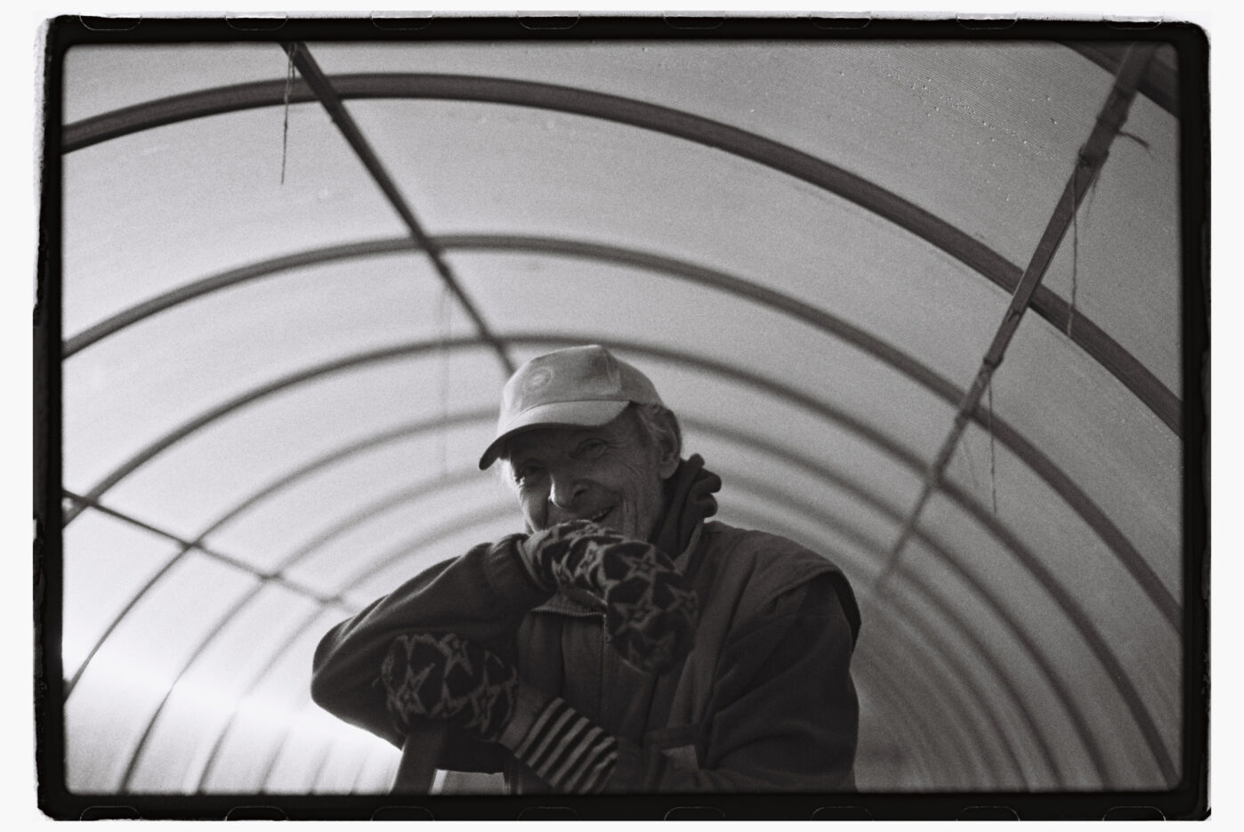 Фотограф Владимир Аверин в фотопроекте о болезни Альцгеймера у близкого человека рассказывает, с какими трудностями сталкивается человек, ухаживающий за больным