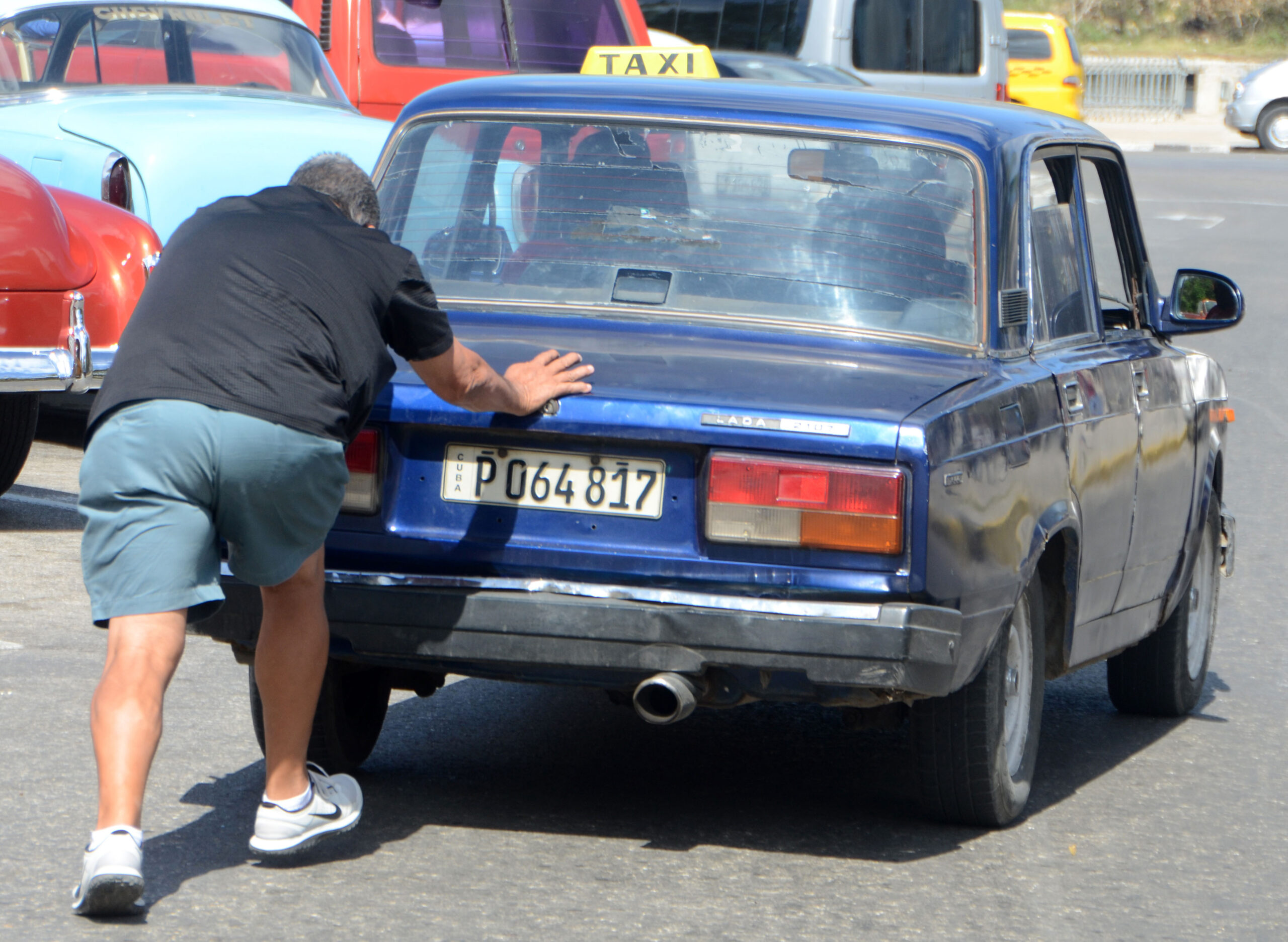 В 2026 году в России вступает в силу несколько законов, которые могут ударить по карману человека или сделать его жизнь сложнее