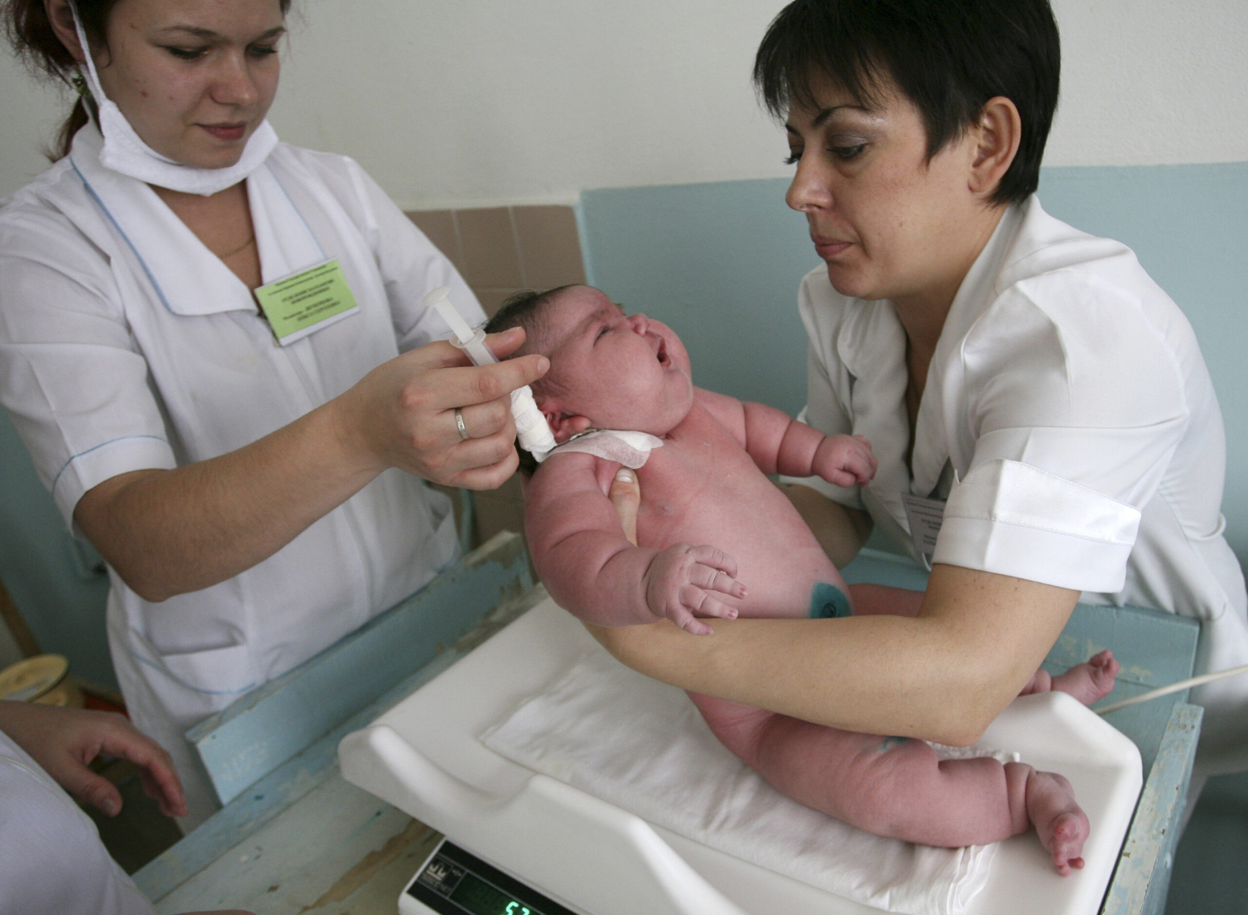 Численность среднего медперсонала в России оказалась рекордно низкой с 1960 года