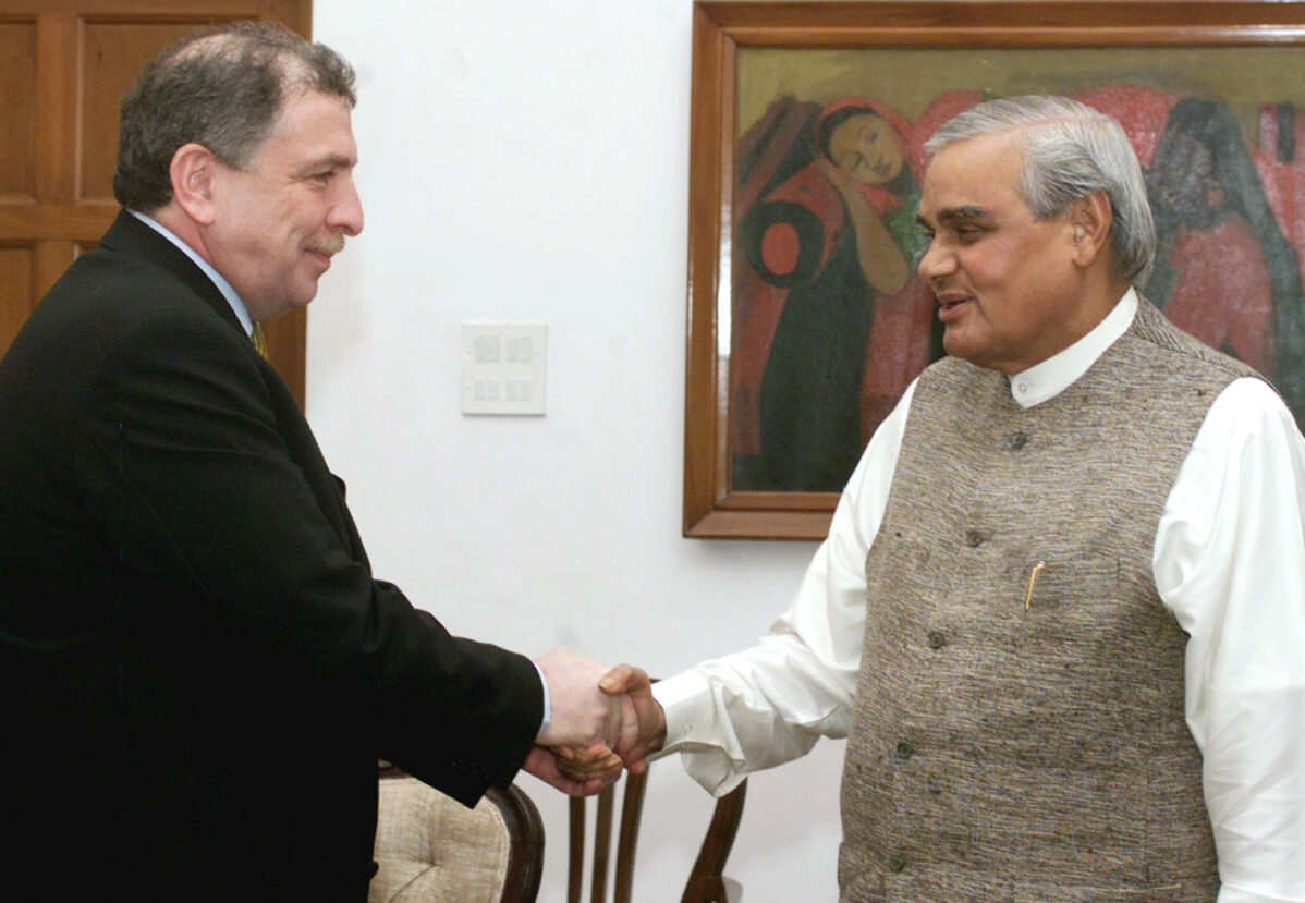 В 1998 году Илья Клебанов стал первым вице-губернатором Санкт-Петербурга, а уже через полтора года стал заместителем председателя правительства