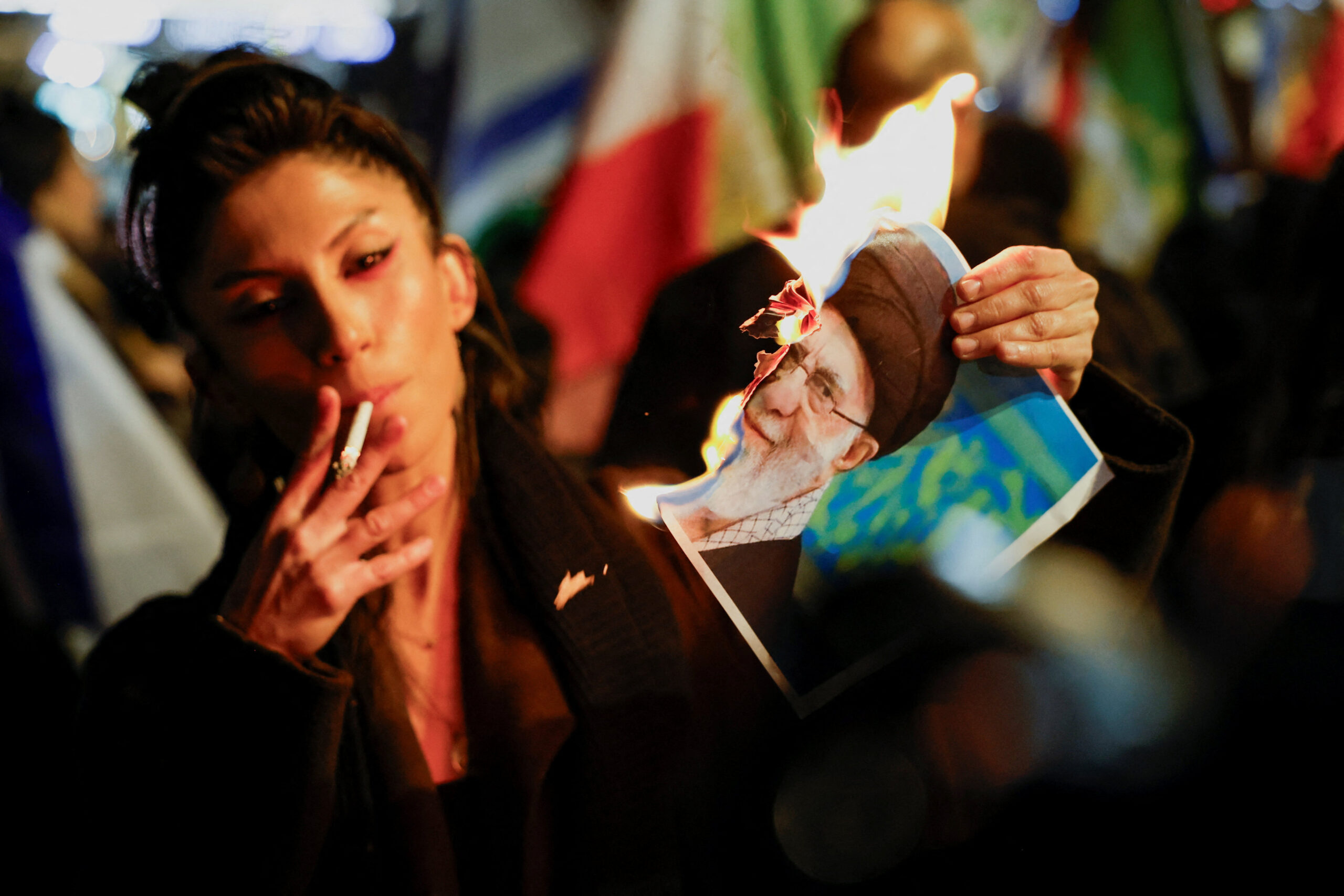 Почему начались протесты в Иране, чего требуют участники, как реагируют власти и США обрушится ли режим аятолл