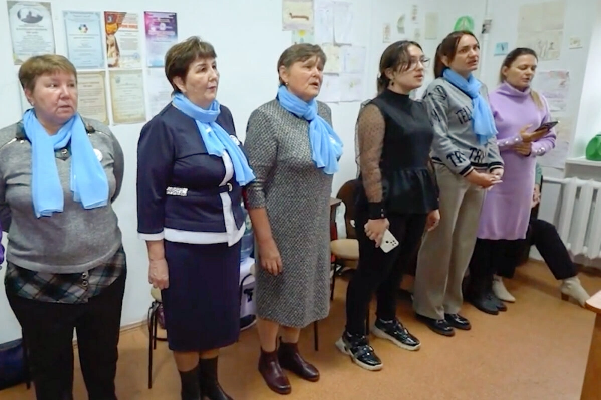 В России появились проекты для поддержки эмоционального состояния родных погибших участников “СВО”: от&nbsp;бесплатной психотерапии и&nbsp;горячих линий до&nbsp;паломнических туров в&nbsp;монастыри и&nbsp;вокальных кружков