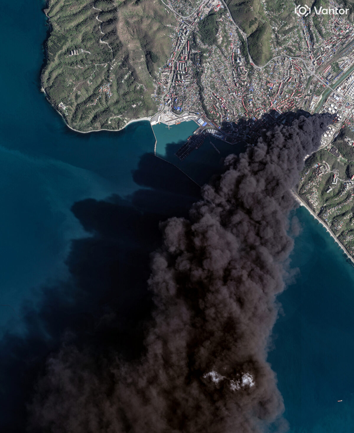 Что происходит с&nbsp;экологией после атак на&nbsp;нефтяной терминал в&nbsp;Туапсе и&nbsp;насколько это всё серьёзно?