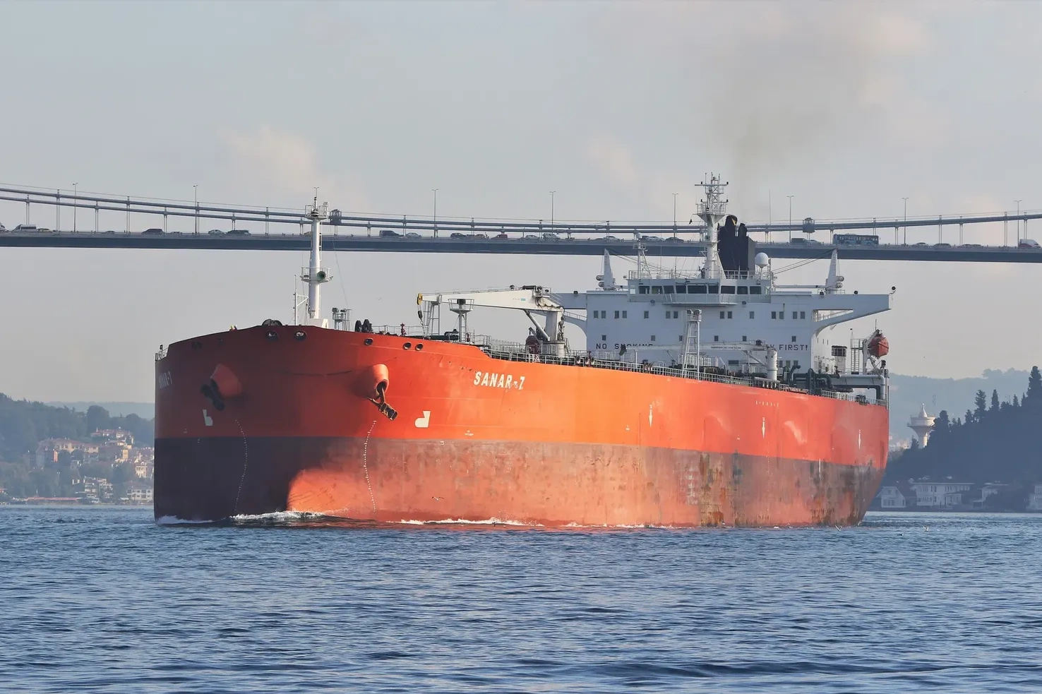 Танкер «теневого флота» Sofia мог стать причиной нового разлива нефтепродуктов в Черном море
